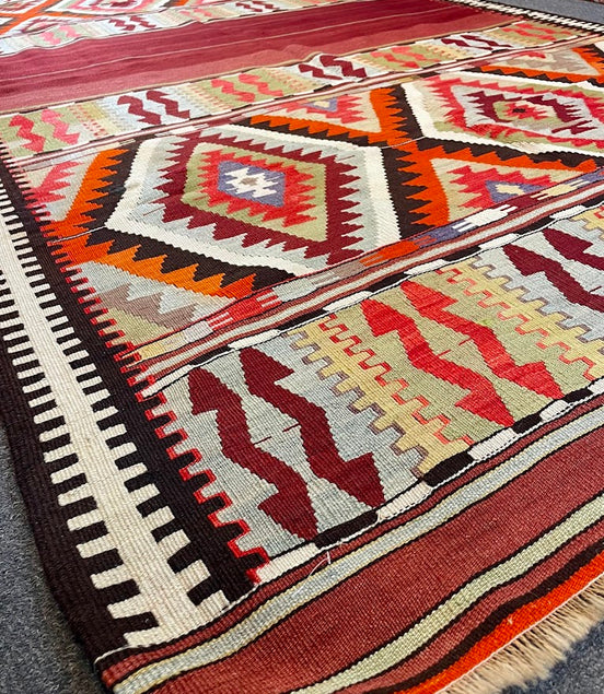 Turkish Balikesir Karakesili Kilim 5'6 x 8'3