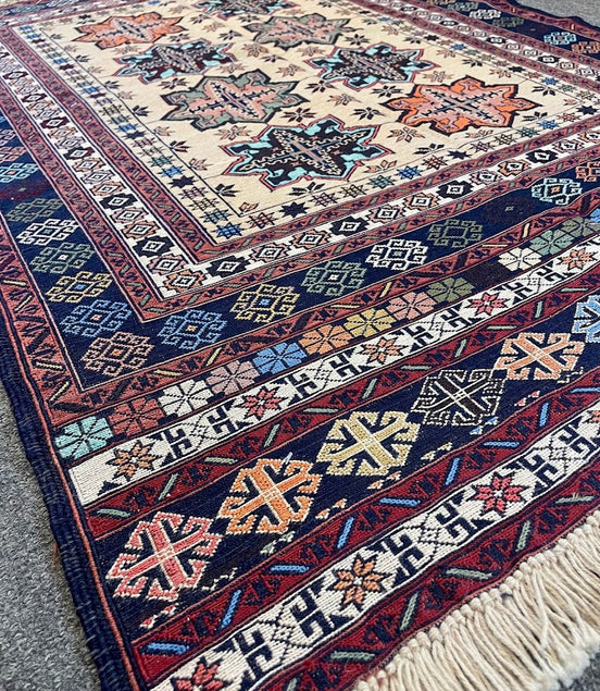 Maliki Sumak 3'2 x 4'10