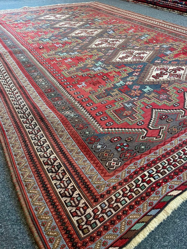 Iranian Sumak 4'10 x 6'7