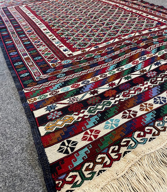 Maliki Sumak 3'3 x 5'9