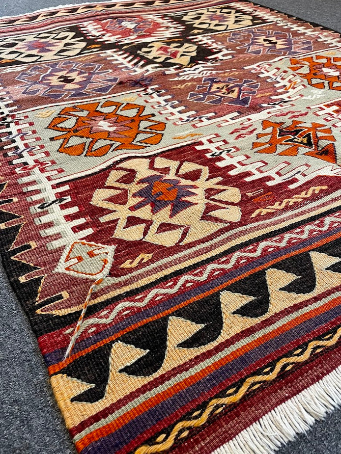 Turkish Nuzumlu 3'9 x 4'11