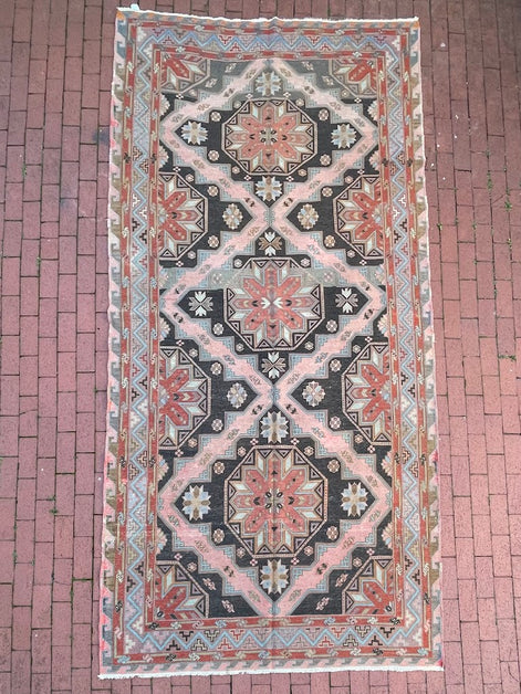 Caucasian Sumak 5'10 x 11'4