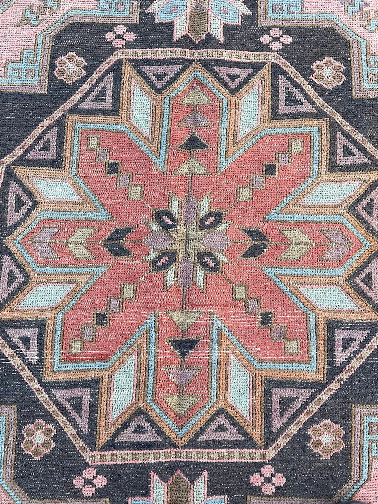 Caucasian Sumak 5'10 x 11'4