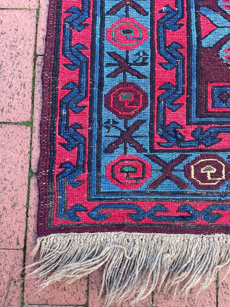 Caucasian Sumak 5'0 x 9'1