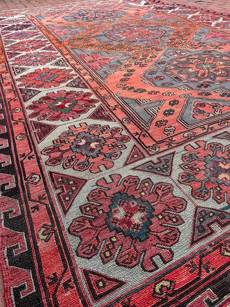 Caucasian Sumak 6'9 x 10'11