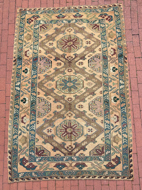 Caucasian Sumak 5'8 x 8'10