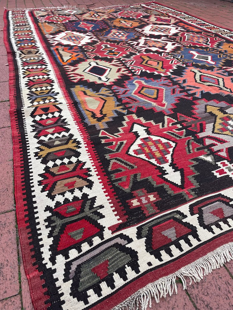 Caucasian Kuba Kilim 5'9 x 9'7