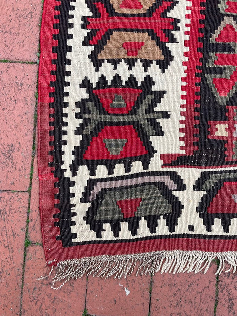 Caucasian Kuba Kilim 5'9 x 9'7
